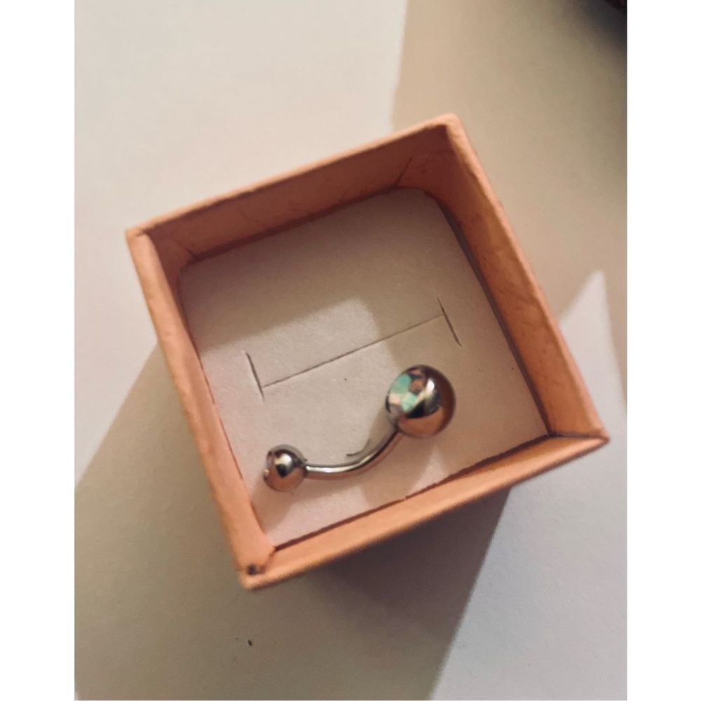 SAPPHIRE BELLY RING - Picture 4 of 6